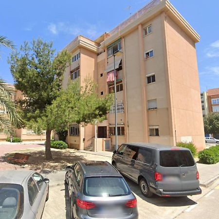 Malvarrosa Simple Shared Home Valencia Exterior photo